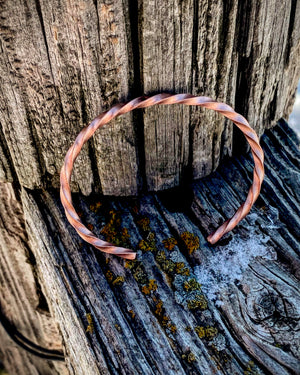 Open image in slideshow, Copper Twisted Bracelet
